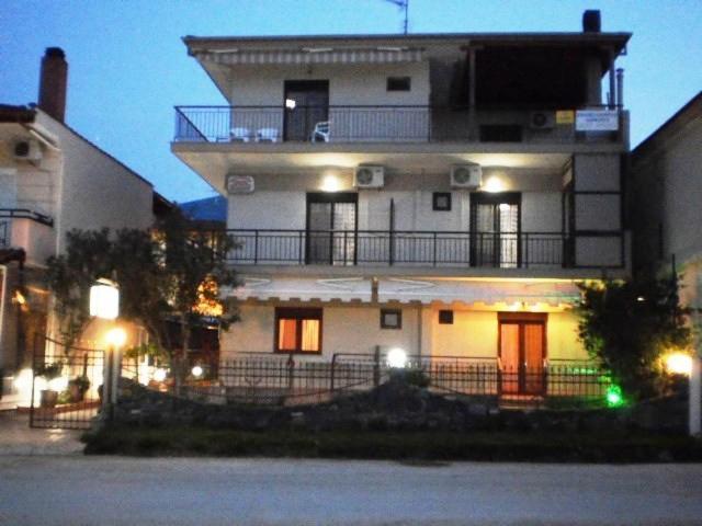 スタブロスDimitra Houseアパートメント エクステリア 写真